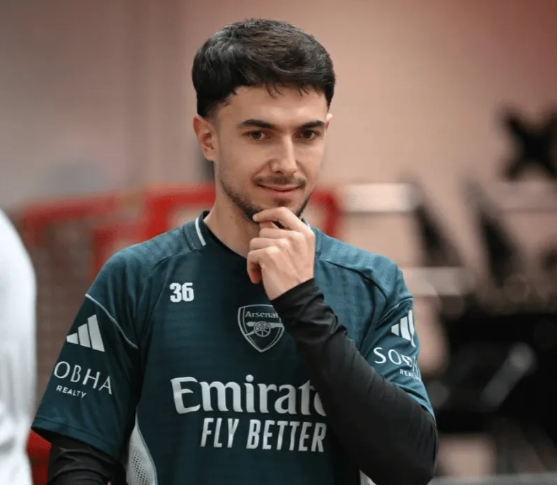 必一运动官网app-苏比门迪本场对抗6胜3，2夺回球权2解围，触球37次