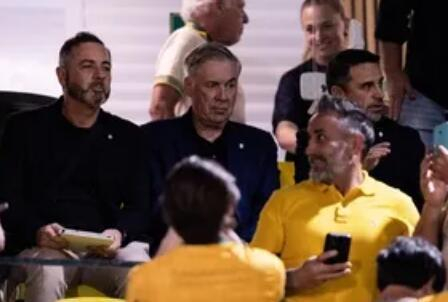 必一运动官方下载-巴西甲级联赛桑托斯2-2战平米拉索尔，安切洛蒂现场观赛|内马尔·达·席尔瓦|巴西足球甲级联赛|巴西足球|马里亚-德坎波斯-马亚球场|费尔南多-桑托斯_新浪体育_新浪新闻