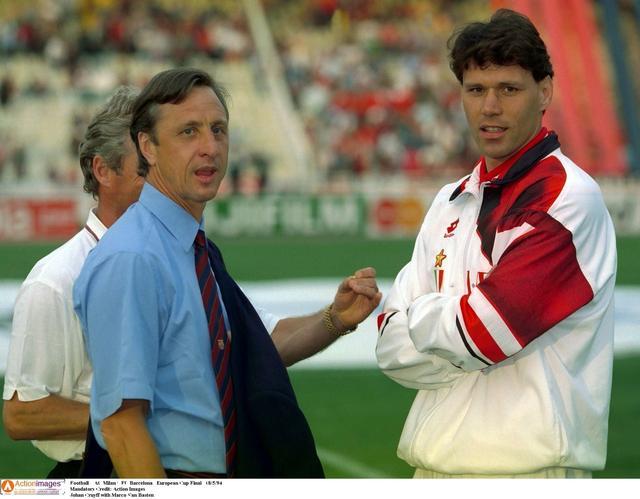 必一体育首页-满级号的17岁！范巴斯滕首秀替下克鲁伊夫，这是足坛最牛交接